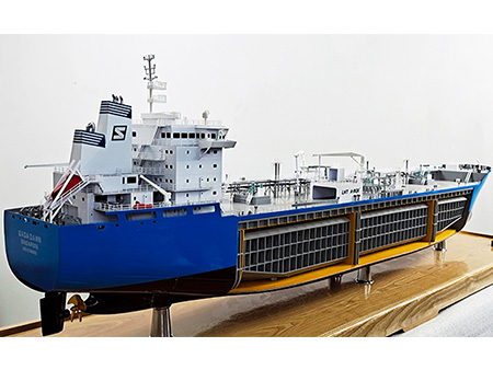 LNG運輸船剖視模型